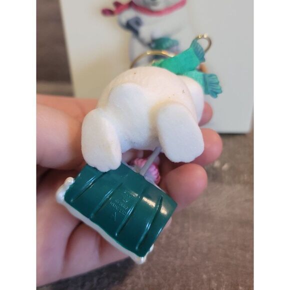 Hallmark 2007 here's the Scoop ornament Xmas Decor penguin polar bear - Picture 4 of 5